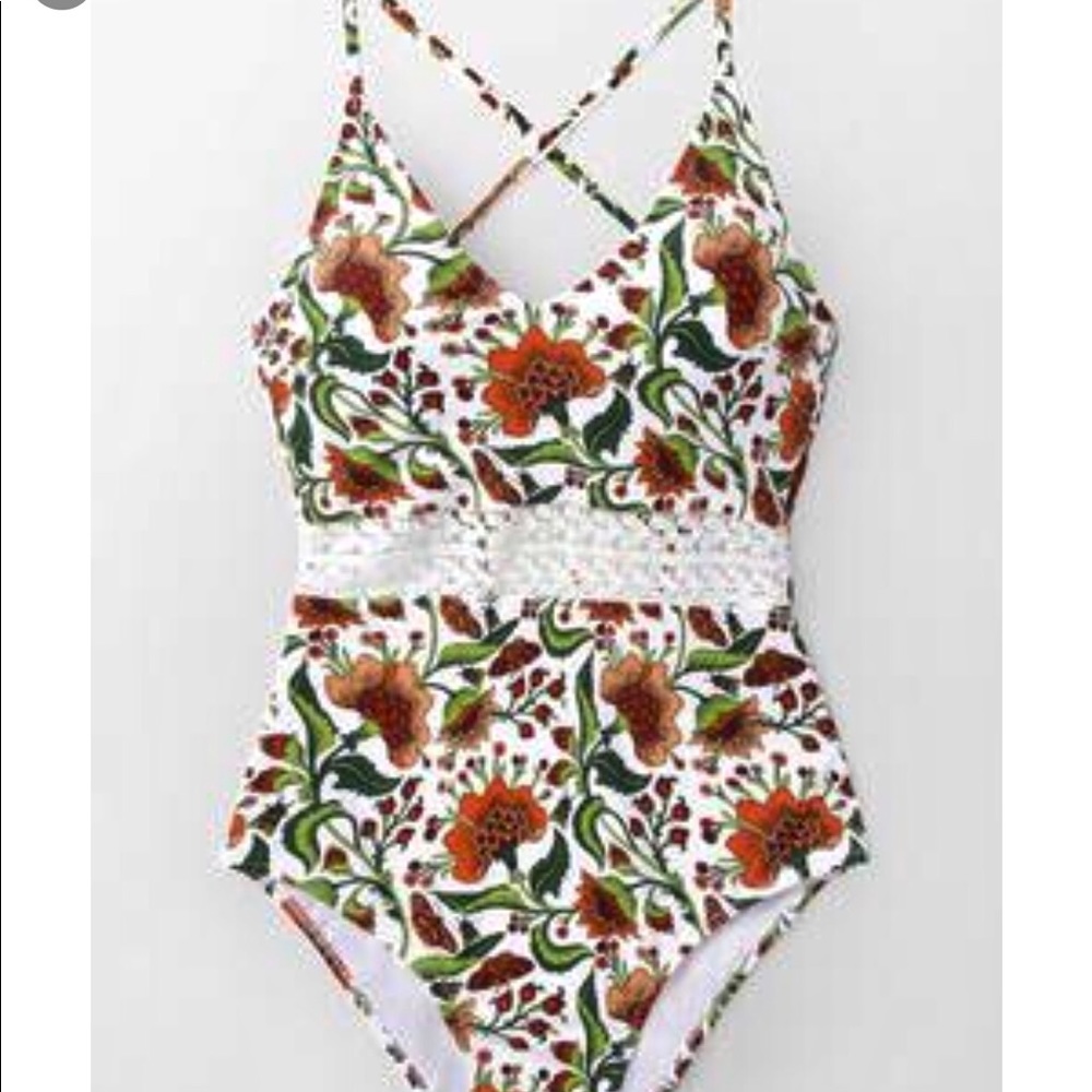 CHPSHE floral crochet strap one piece swimwear NWT